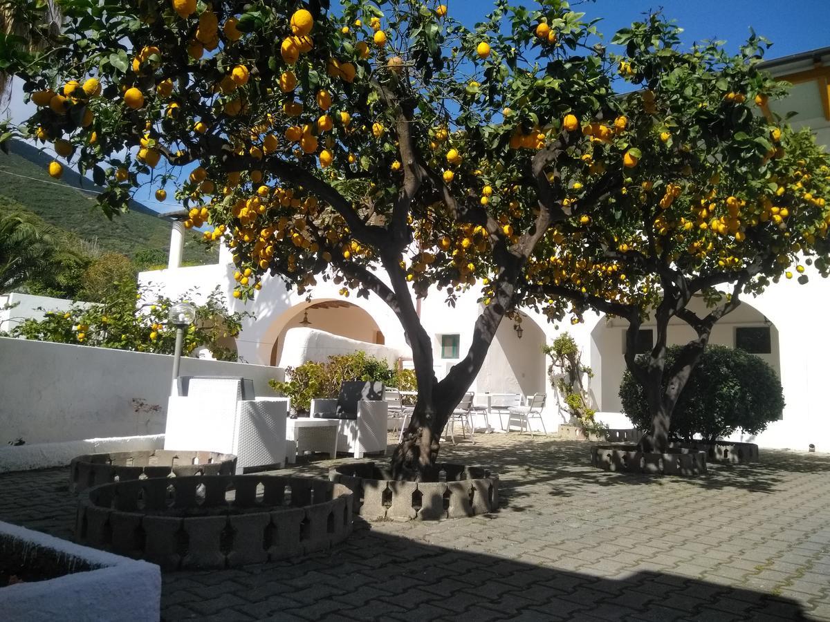 Villa Petrusa 斯特龙博利 外观 照片